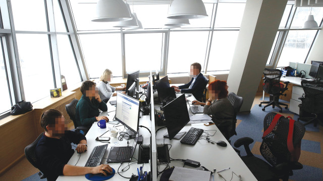 עובדים בחברה, אילוסטרציה (צילום: רויטרס)