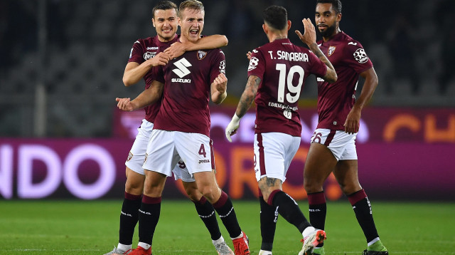 שחקן טורינו תומאסו פובגה חוגג (צילום: GettyImages, Valerio Pennicino)