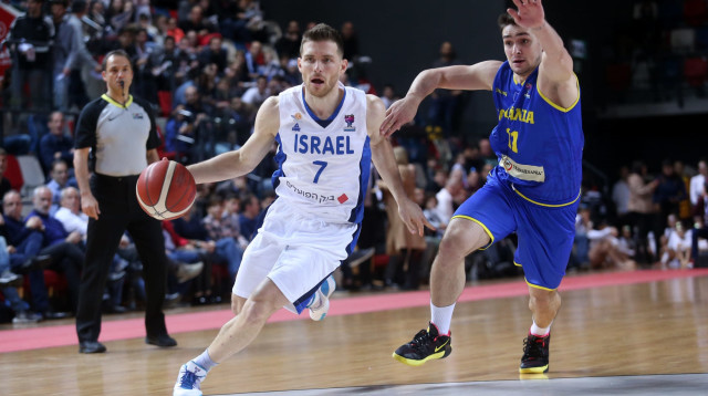 גל מקל שחקן נבחרת ישראל בכדורסל (צילום: קובי אליהו)