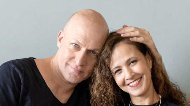 אוהד בן אבי ורעייתו אלינור אהרון (צילום: קרן דניאלי)