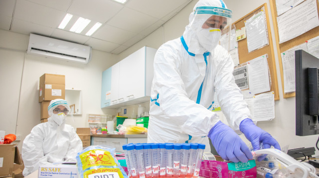 F210910YA17.jpg בדיקת קורונה צילום יוסי אלוני פלאש 90.jpg 6 (צילום: יוסי אלוני, פלאש 90)