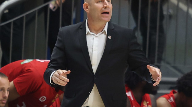 15 חילופים לא עצרו את ההידרדרות. אורן עמיאל (צילום: דני מרון)