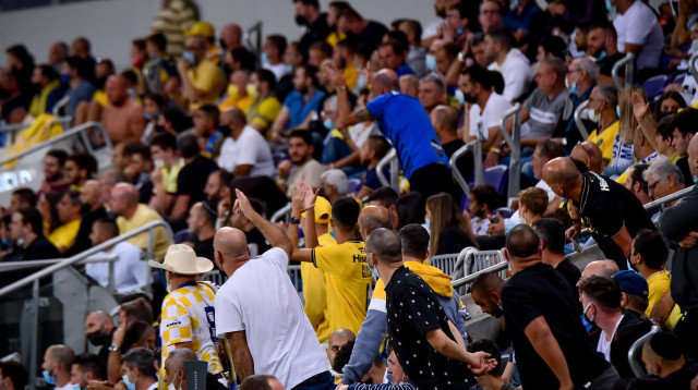 אוהדי מכבי תל אביב (צילום: אריאל שלום)