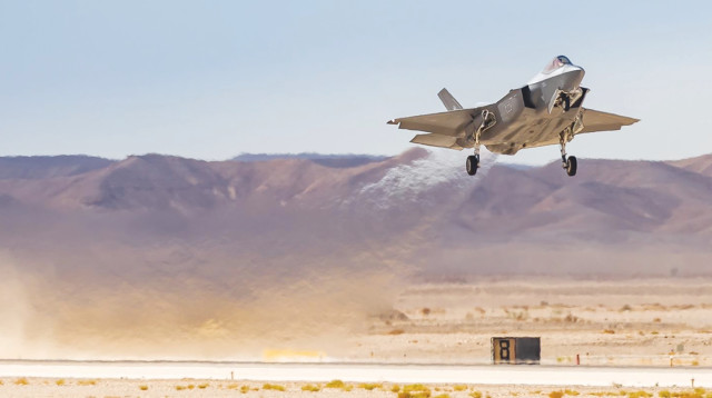 מטוס חיל האוויר ממריא לתרגיל (צילום: דובר צה"ל)