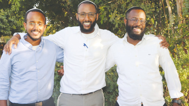 מימין הרב דוד בלאי, הרב ליאור נגסה והרב ישי קבדה (צילום: אבהי גטהון)