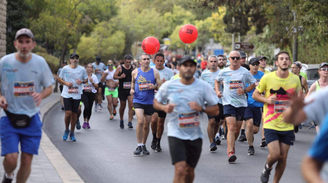 מרתון ירושלים (צילום: מרק ישראל סלם)