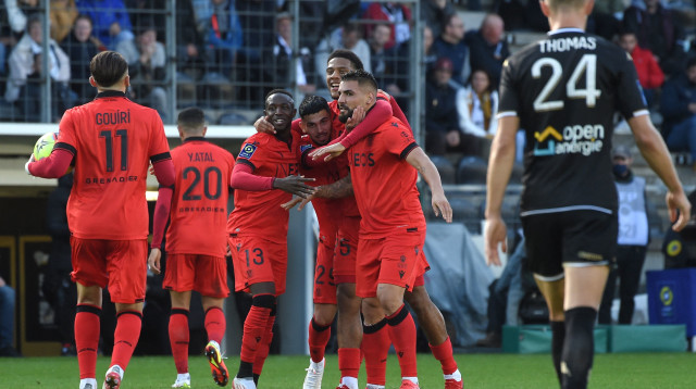 שחקני ניס חוגגים (צילום: GettyImages, SEBASTIEN SALOM-GOMIS)