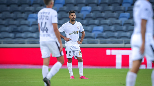 שובל גוזלן שחקן הפועל חדרה (צילום: מאור אלקסלסי)