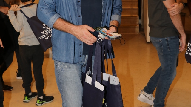 אדיר מילר (צילום: רפי דלויה)