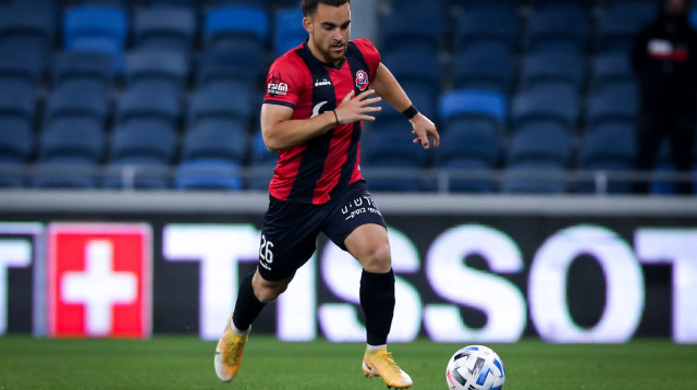 יהב גורפינקל שחקן הפועל חיפה (צילום: מאור אלקסלסי)