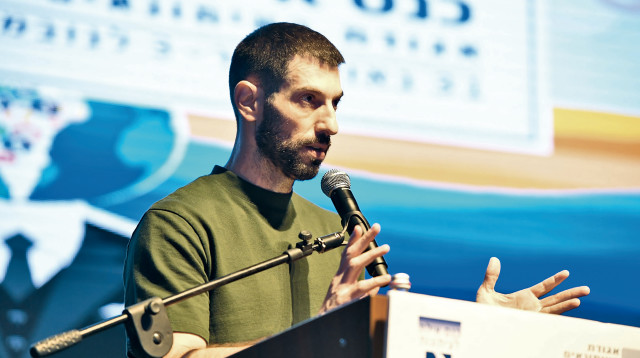 חיים אתגר (צילום: אודי פורטל)