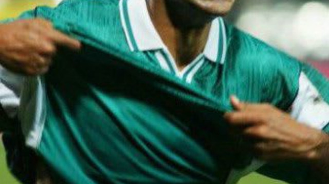 אדורם קייסי כובש מול שטרום גראץ במשחק ההפלה לליגת האלופות (צילום: רויטרס, רויטרס)