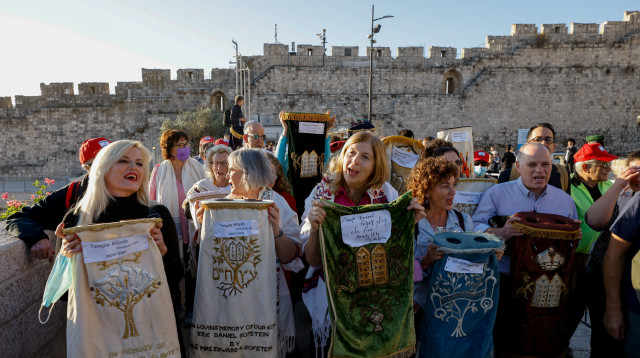 נשות הכותל (צילום: אוליבייה פיטוסי, פלאש 90)