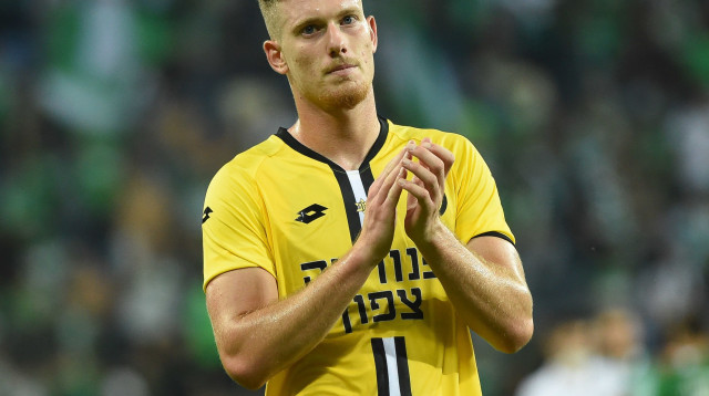 שחקן מכבי נתניה יובל שדה (צילום: ברני ארדוב)