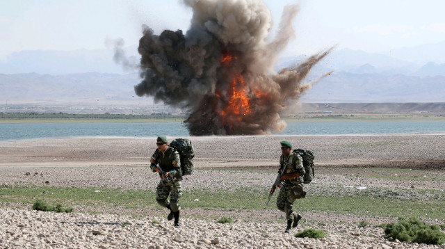 חיילים איראנים (צילום: WANA (West Asia News Agency)/Handout via REUTERS)