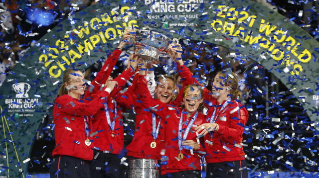 שחקניות נבחרת רוסיה דריה קסאטקינה, אנסטסיה פאבליוצ'נקובה, לודמילה סמסונובה (צילום: רויטרס)