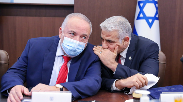 לפיד, ליברמן (צילום: מארק ישראל סלם)