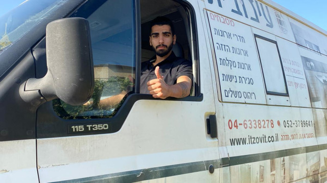 "כל ערב אני עובר על המניות שאני רוצה לסחור ביום למחרת ורוכש אותן"-דקל גבריאל (צילום: דקל גבריאל)