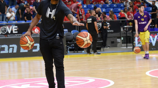 שחקן הפועל חולון גלן רייס ג'וניור (צילום: ברני ארדוב)