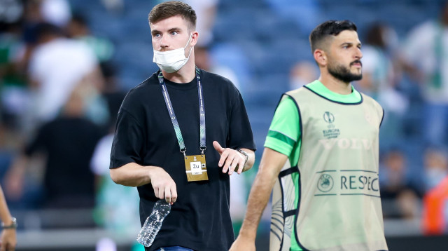 יובל אשכנזי, ריאן סטריין שחקני מכבי חיפה (צילום: מאור אלקסלסי)