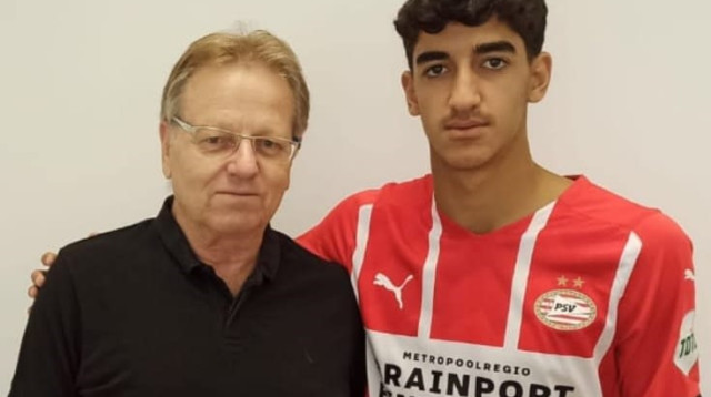 תאי עבד אחרי החתימה אצל פ.ס.וו איינדהובן (צילום: אתר רשמי, פ.ס.וו איינדהובן)