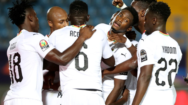 שחקני נבחרת גאנה חוגגים (צילום: רויטרס)