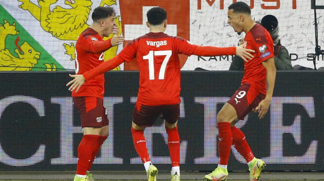 העפילו למונדיאל. שחקני שווייץ (צילום: רויטרס)