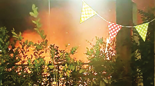 השריפה ביער ענווה (צילום: שי להב)