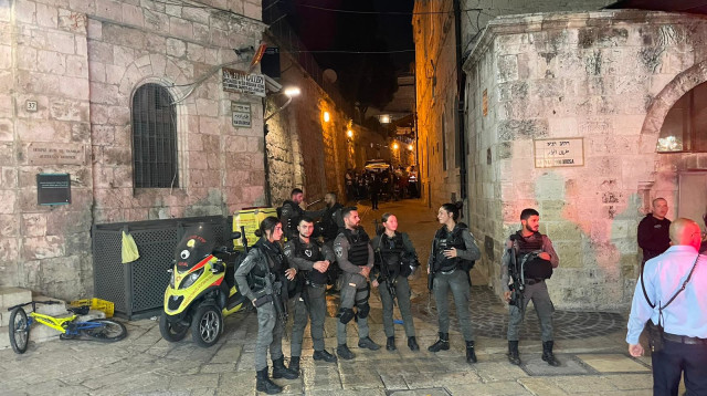 לוחמי מג"ב בזירת הפיגוע בעיר העתיקה בירושלים (צילום: דוברות המשטרה)