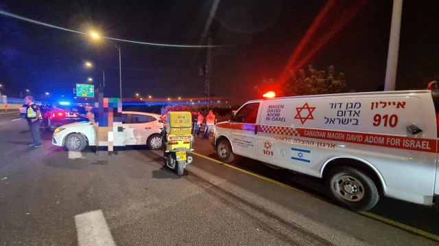 אמבולנס מד"א בזירה (צילום: דוברות מד"א)