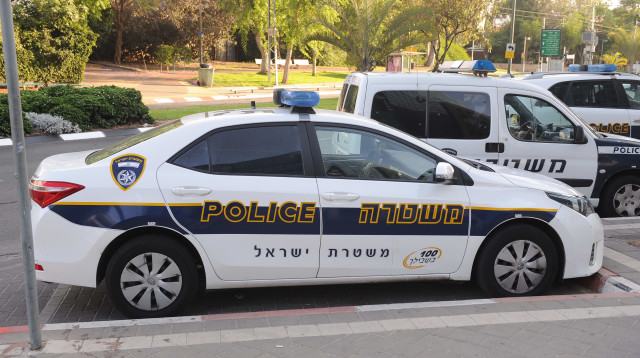 ניידת משטרה (צילום: ראובן קסטרו)