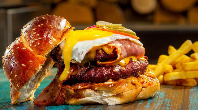 סמוקין חיפה. כזה בא לנו עכשיו (צילום: עלאא זעאתרה)