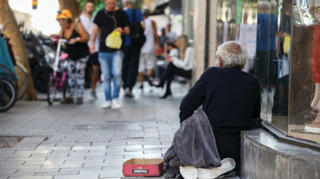 הומלס בתל אביב (צילום: מרק ישראל סלם)