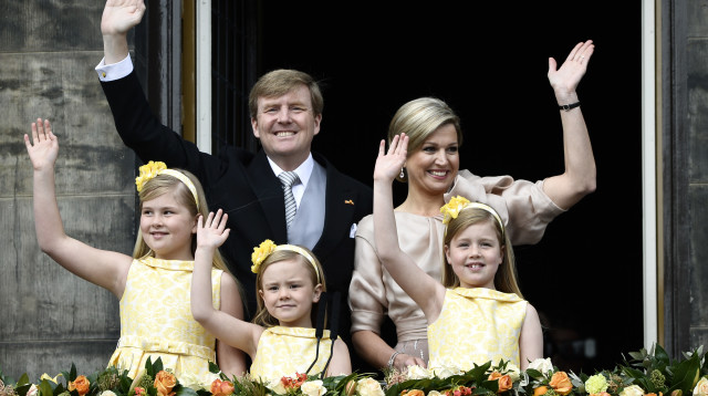 משפחת המלוכה (הנסיכה קתרינה-אמליה מצד שמאל) (צילום: רויטרס)