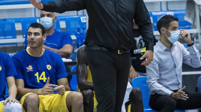 מאמן מכבי אשדוד עופר רחימי (צילום: לירון מולדובן)