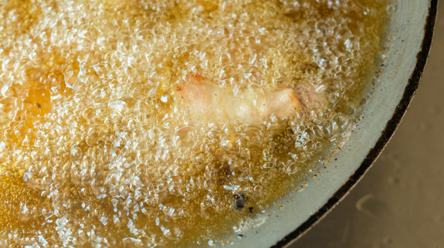 טיגון בשמן עמוק, שמן עמוק (אילוסטרציה) (צילום: אינגאימג')