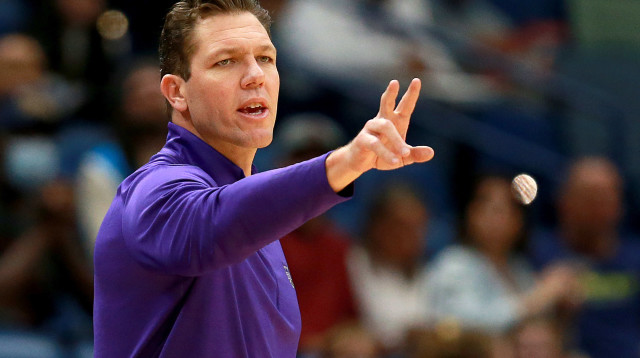 מאמן סקרמנטו קינגס לוק וולטון (צילום: GettyImages, Sean Gardner)