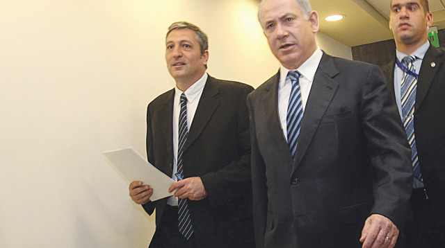 ניר חפץ ובנימין נתניהו (צילום: יוסי זמיר, פלאש 90)