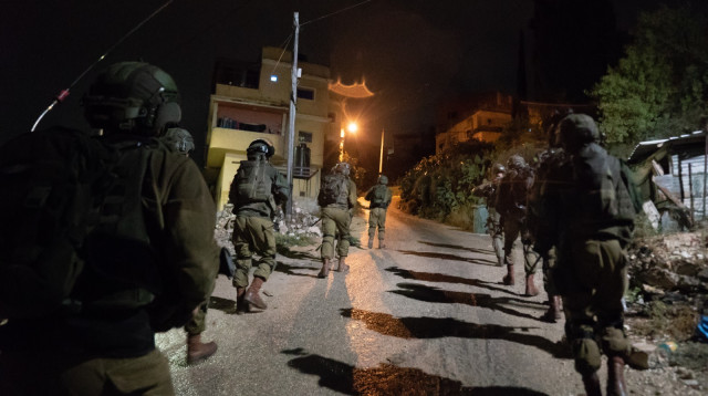 מעצר בשטחים (צילום: דובר צה"ל)