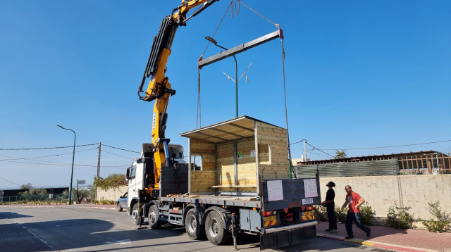 "רוצים לחיות את 2021, לא את שנות ה-70" (צילום: באדיבות אוסמה נבואני)