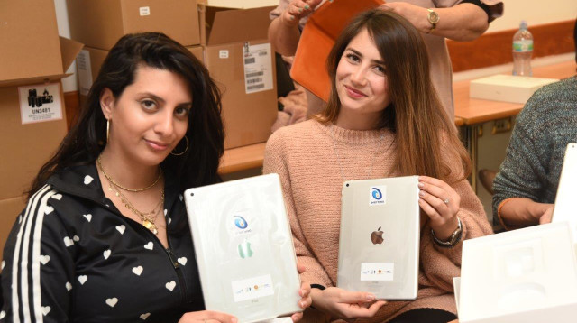 "מחשב נייד לכל מורה בישראל" (צילום: באדיבות קרן אתנה)