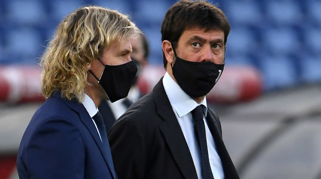 אנדראה אניילי נשיא יובנטוס עם סגנו פאבל נדבד (צילום: רויטרס)