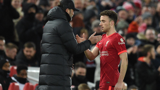 מנצל את יכולותיו עד תום. קלופ מודה לז'וטה (צילום: GettyImages, OLI SCARFF)