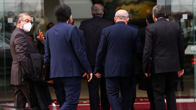 המשלחת האיראנית נכנסת לשיחות על הסכם הגרעין (צילום: REUTERS/Lisi Niesner)