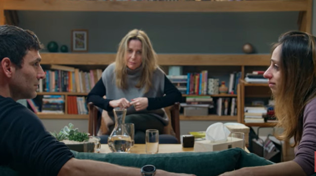 "טיפול זוגי" היא ניסיון אמיתי למצוא אהבה, שכבר הייתה קיימת (צילום: צילום מסך כאן 11)