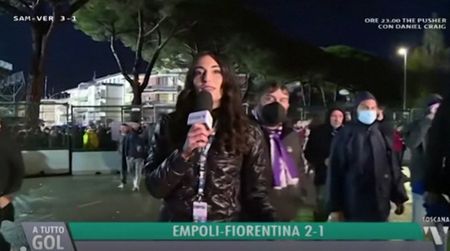 גרטה באקליה הוטרדה מינית מול המצלמות (צילום: צילום מסך מתוך רויטרס)