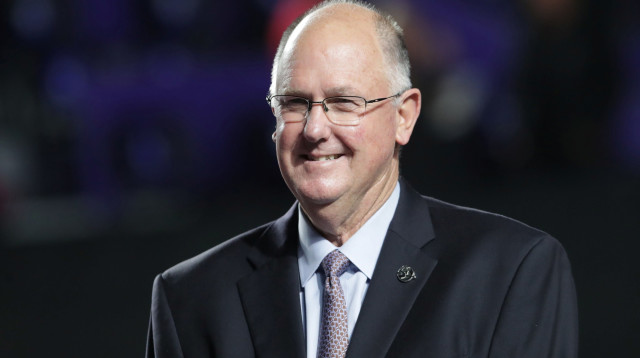 מאיים למשוך את כל ההשקעות והטורנירים מסין. סטיב סיימון (צילום: רויטרס)