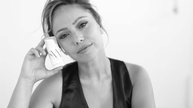 רנית מלמד  קוסמטיקאית פרה רפואית בכירה ובעלת מרכז לטיפולי קוסמטיקה ואסתטיקה (צילום: נוי דקל)