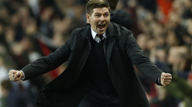 סטיבן ג'רארד חוגג (צילום: רויטרס)