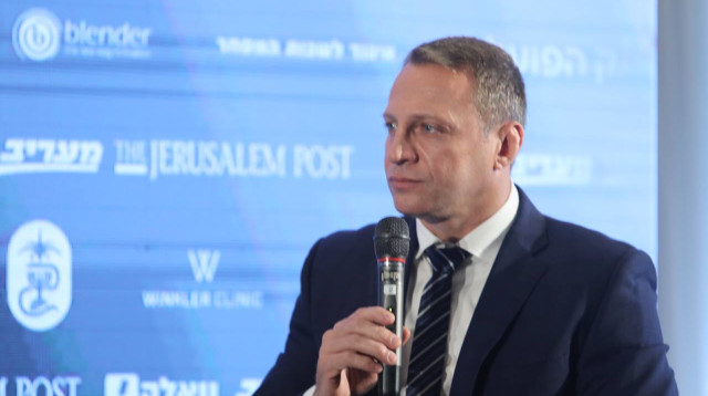 יואל רזבוזוב בפסגת העסקים של קבוצת הג'רוזלם פוסט (צילום: מרק ישראל סלם)